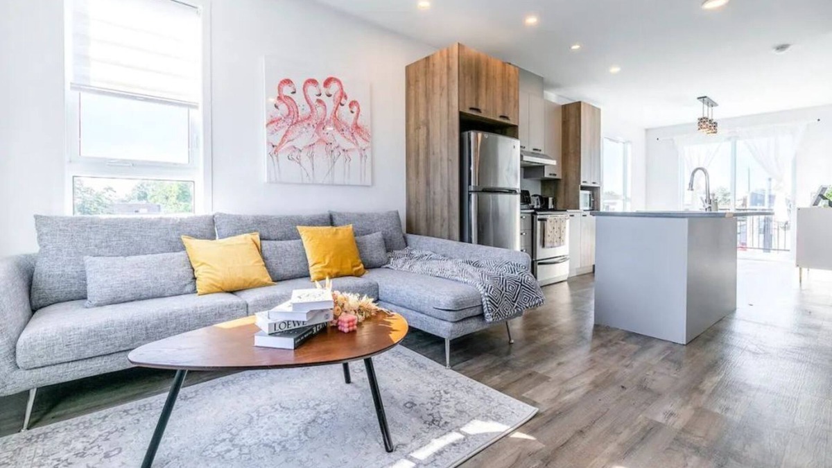 Longueuil Condo | Cozy and charming 3BDR, Longueuil free parking