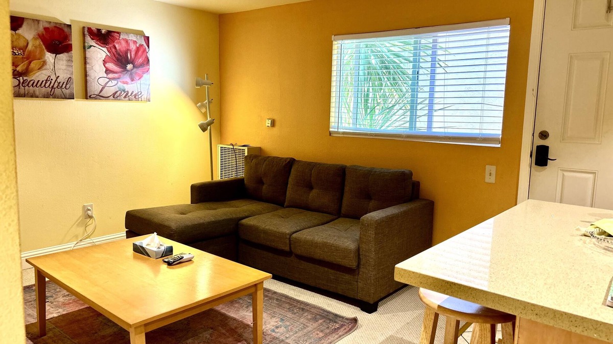El Cerrito House | Cozy and Charming Guest Suite for Extended Stay