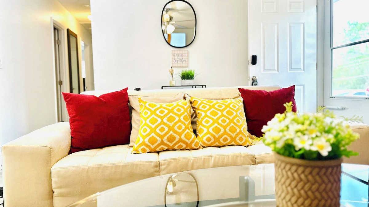 Pineville House | Cozy and Charming House