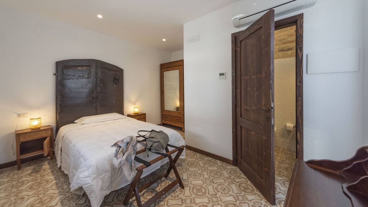 Poggio Morello Bed & Breakfast | Cozy and classy single bad