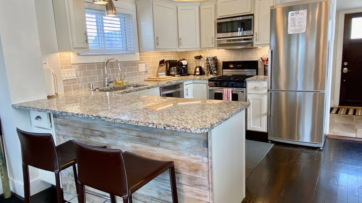 Spring Lake House | Cozy and Clean Designer Retreat Home in Spring Lake - Welcome to Esther House