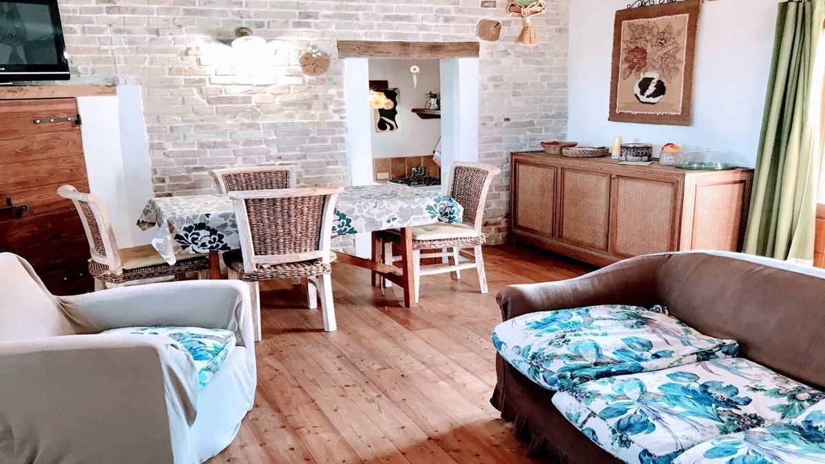 Spoleto Cottage | Cozy and comfortable 2 bedroom/1 bathroom self catering cottage