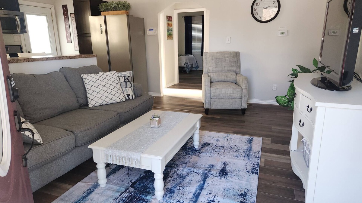 Ballwin House | Cozy and Comfortable Home in West County