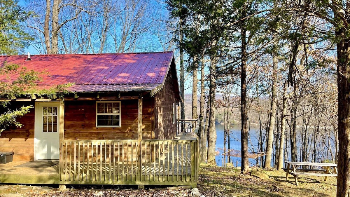 Mount Vernon Cabin | Cozy and Comfortable Lake Cabin