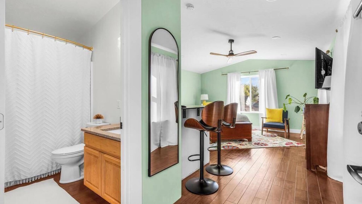 Sunset Apartment | Cozy and Comfortable Studio with Kitchenette and Work Space