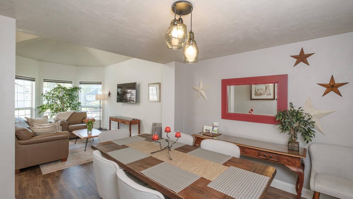 Corvallis House | Cozy and Comfortable 3 Bedroom Vacation Rental