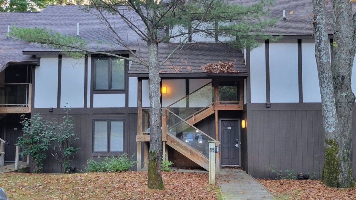 Bellaire Condo | Cozy and Comfy 2 bedroom condo