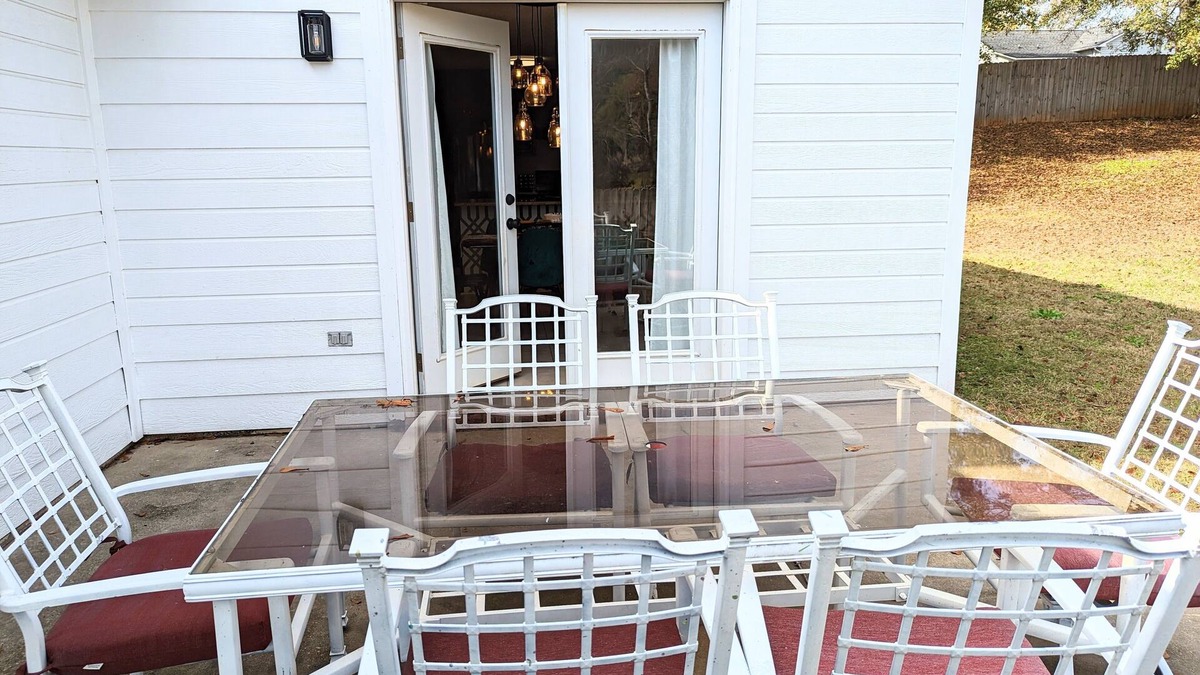 Enterprise House | Cozy and comfy home within minutes of everything in Enterprise!