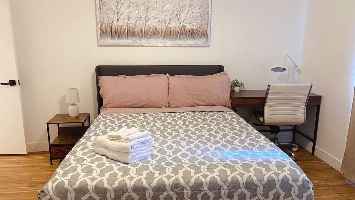 Canyon Gate Bed & Breakfast | Cozy and convenient single bedroom, safe and close to everything