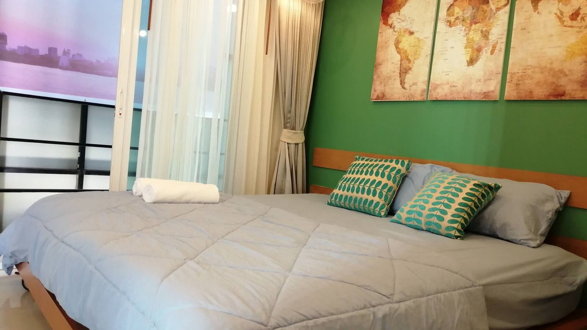 Khlong San Apartment | Cozy and Convenient Studio Loft with Kitchen and Private bathroom near ICONSIAM