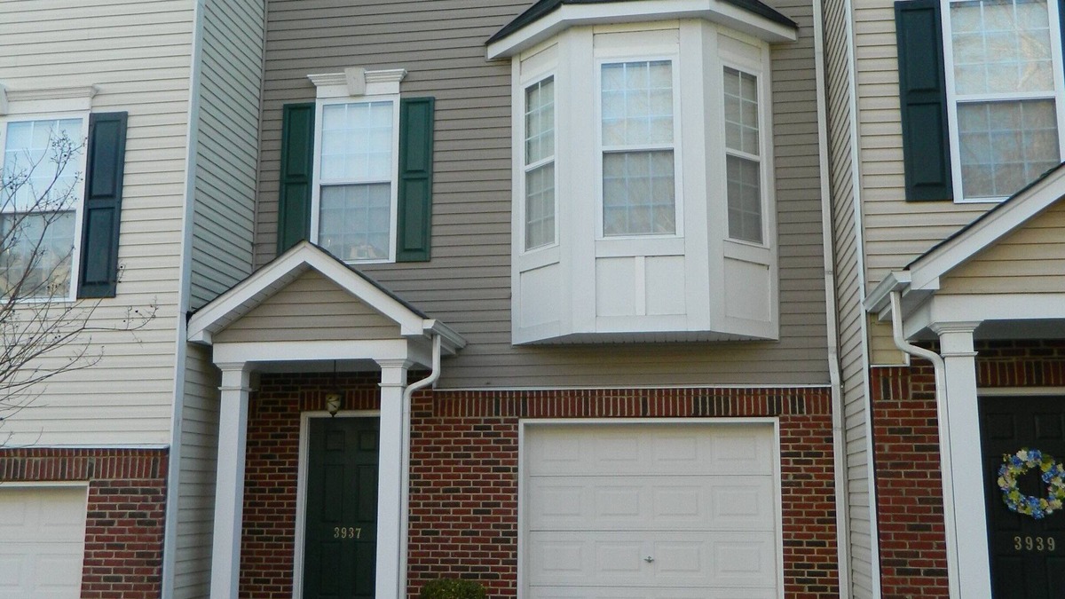 Greensboro House | Cozy and Convenient Furnished Townhome w/view