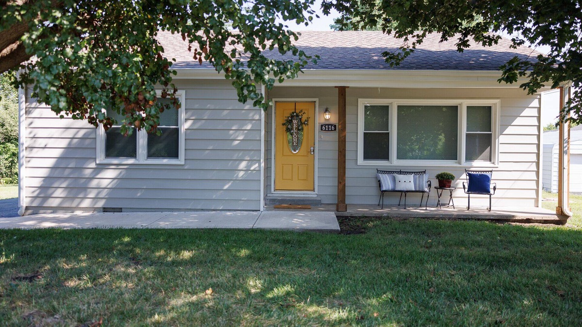 Waldron House | Cozy and Conveniently located close to KCI