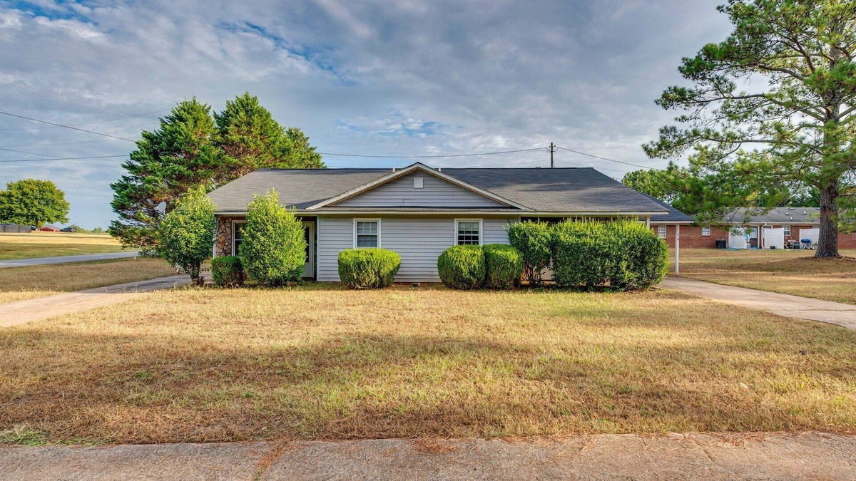 Cedartown Apartment | Cozy and Convenientn