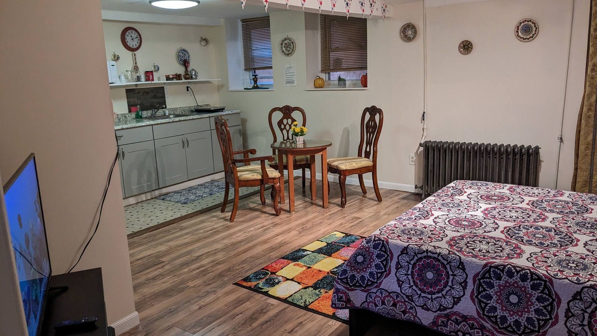 West New York House | Cozy and cute private studio close to Manhatan very affordable near NYC skyline