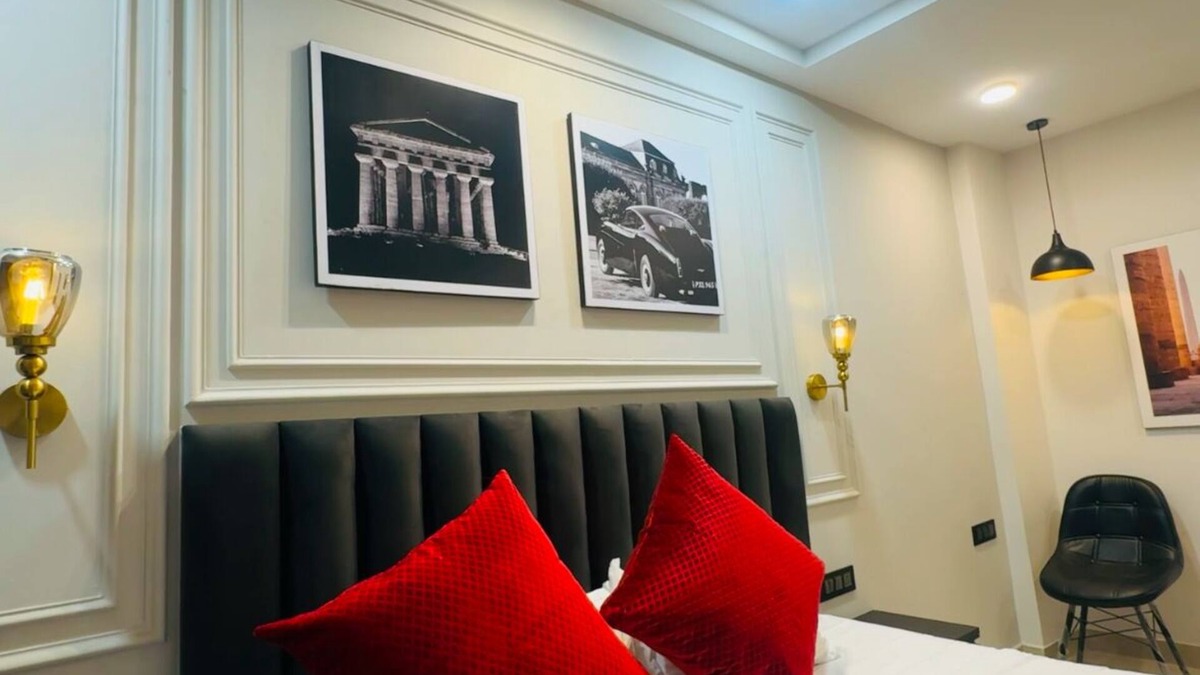 DLF Phase 3 Apartment | Cozy and Elegant One Bedroom Private Space