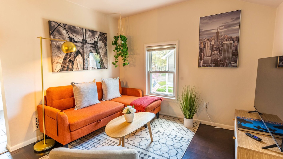 Berkley Apartment | Cozy and Quaint 1 Bedroom Home