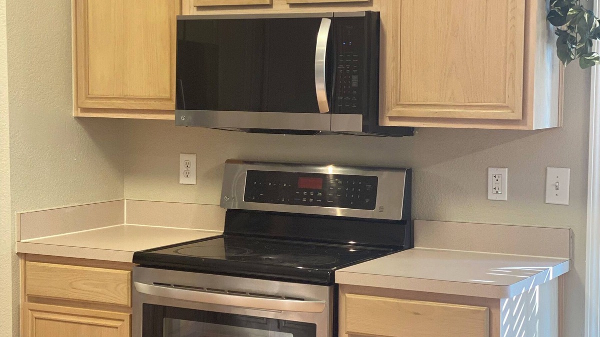 Little Elm House | Cozy and quaint North Texas home. Pet-Friendly!