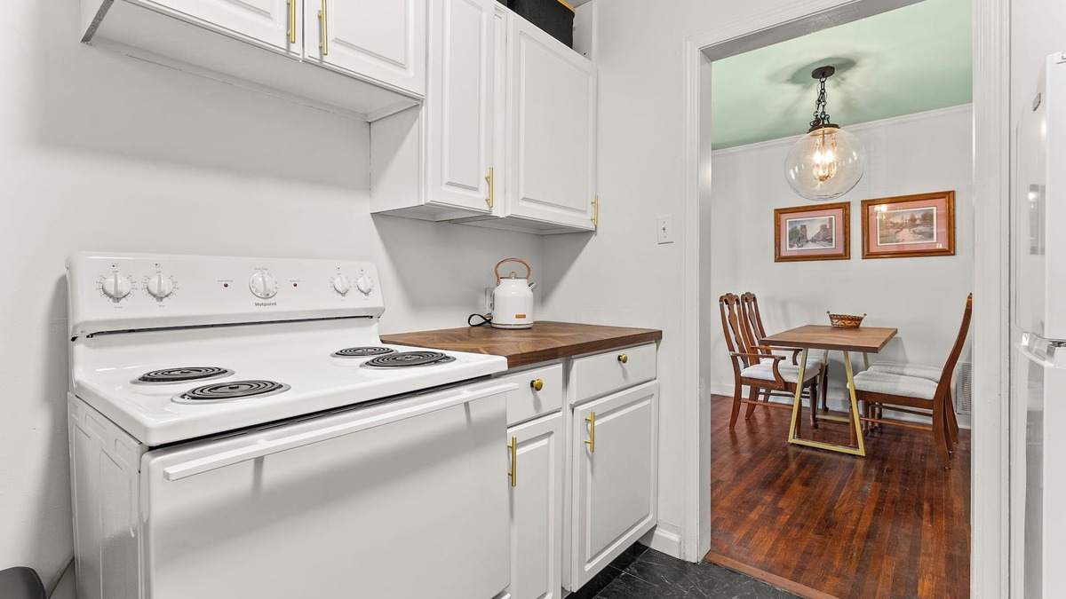 Joffre House | Cozy and Quiet East Memphis Duplexn