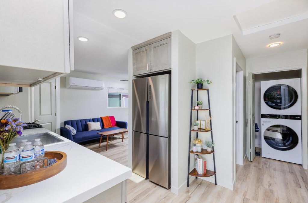 Fontana House | Cozy and Quiet Front House