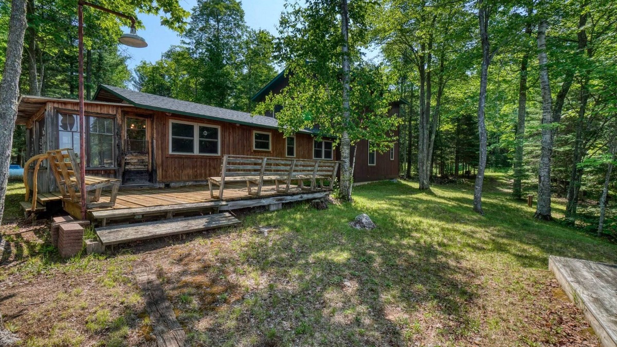Republic Cabin | Cozy and quiet northern cabin with fabulous lake views and screen porch.
