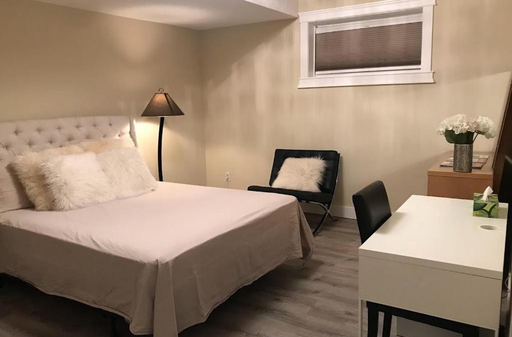 Signal Hill House | Cozy and Quiet Room with Private Bathroom