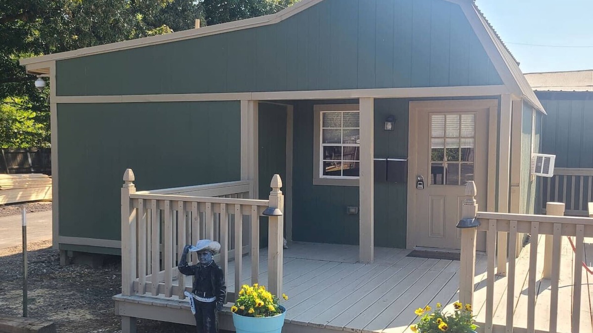Atoka Cabin | Cozy and Quiet Tiny Home
