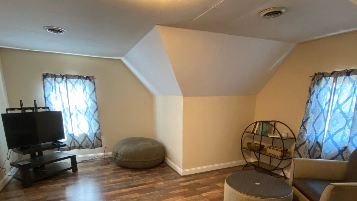 Madison Heights House | Cozy and quiet