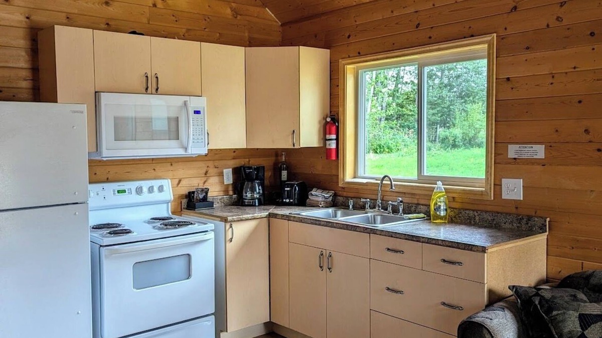 Regional District of Fraser-Fort George Cabin | Cozy and Relaxing Getaway Cabin #11