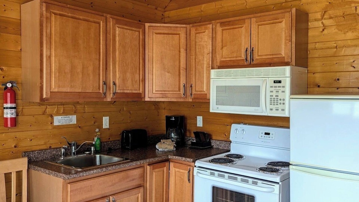Regional District of Fraser-Fort George Apartment | Cozy and Relaxing Getaway Cabins 16