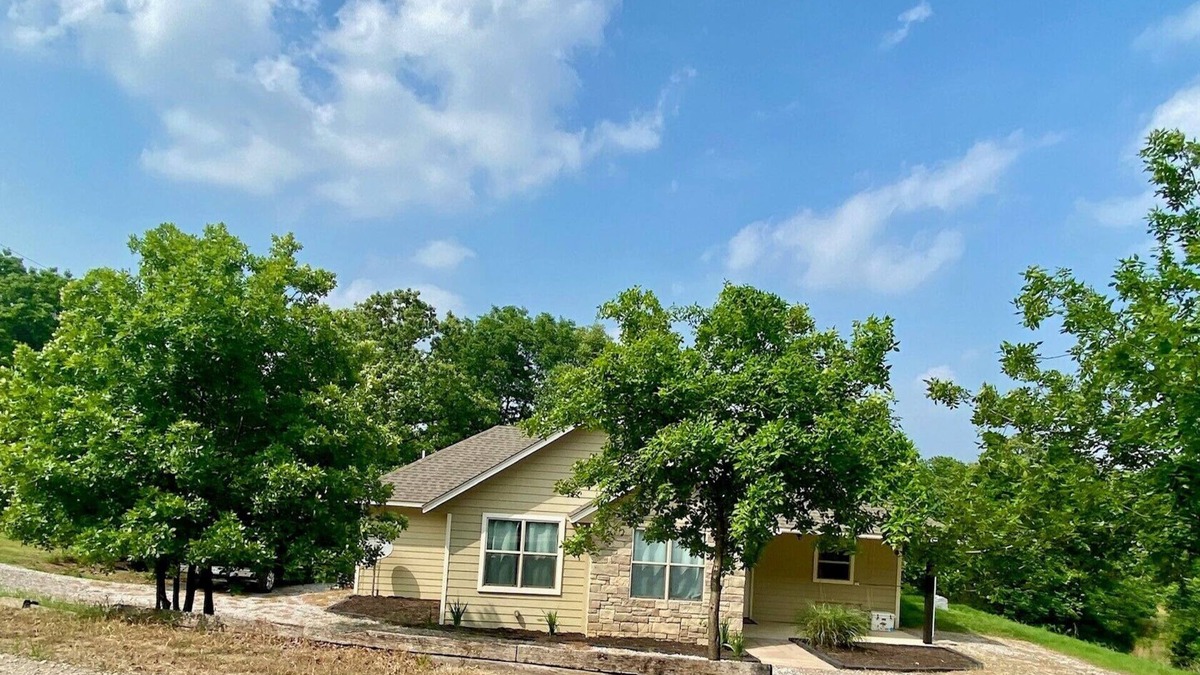 Sulphur House | Cozy and Relaxing Lake House close to Lake of the Arbuckles