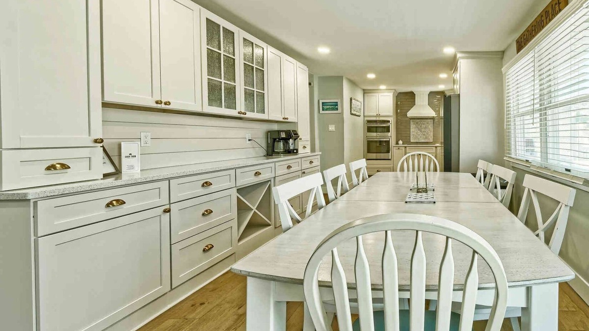 Sea Isle City Condo | Cozy and Roomy Beachside Bungalow in Sea Isle