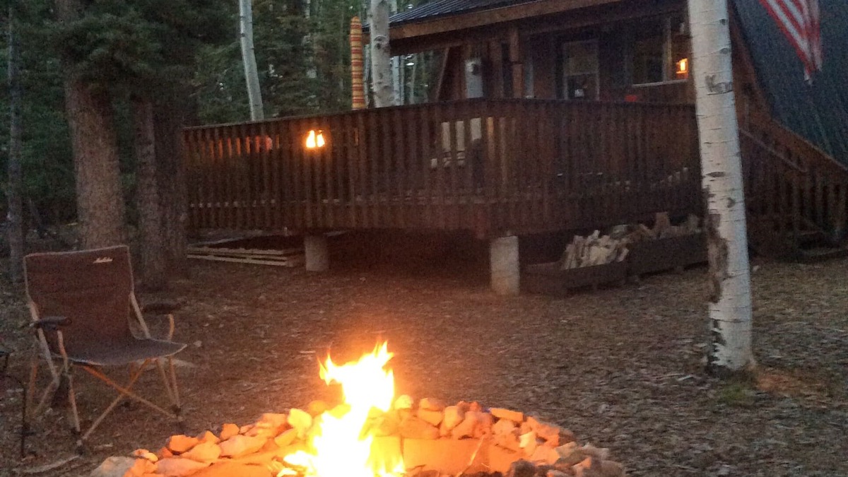 Meadow View Heights Cabin | Cozy and rustic cottage in Duck Creek Village