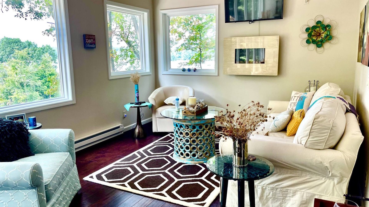 Perrysville Cottage | Cozy and Serene Two Bedroom Cottage on the Lake