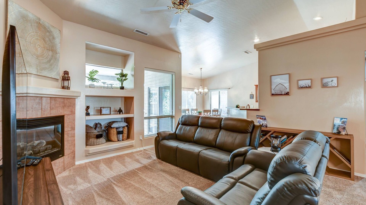 Granville House | Cozy and Serene Family Private House - Pet Friendly