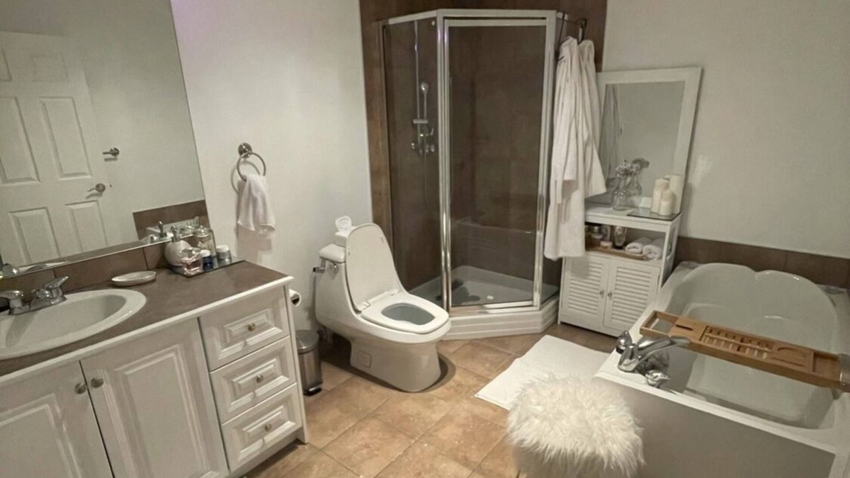 Cote-Saint-Paul Condo | Cozy and spacious