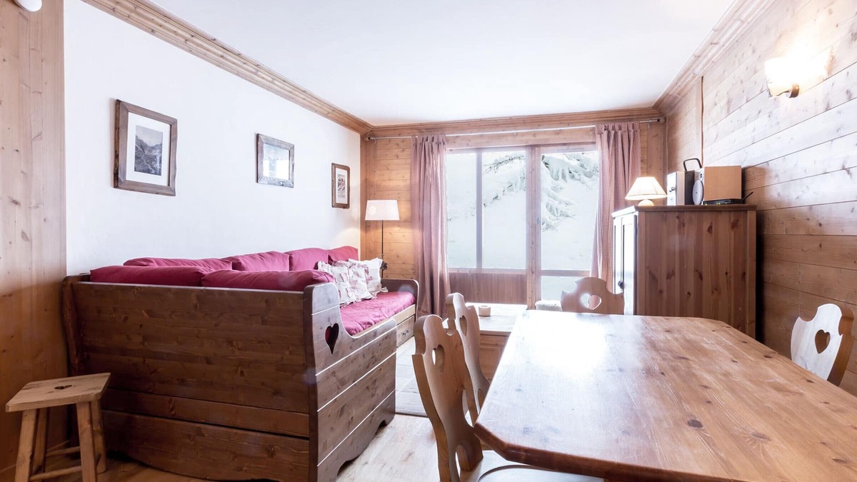 Val-d'Isere Apartment | Cozy and Stylish Apartment with WiFi in La Roche des Fours Residence, Val-d'Isère