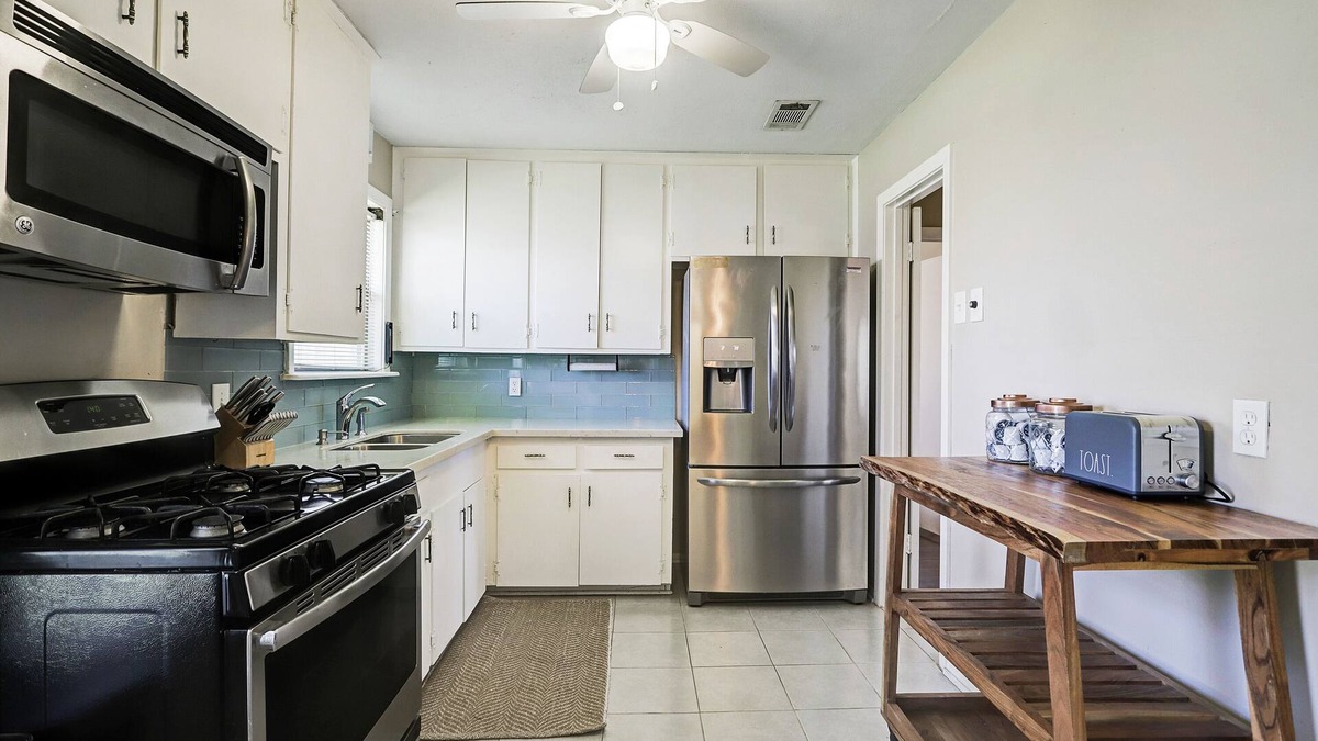 North Shore House | Cozy and Stylish home located 8 miles from Downtown Houston