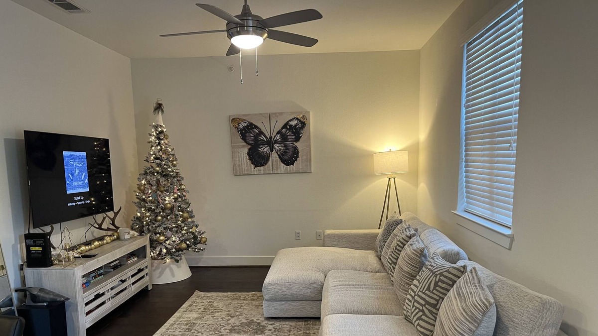 Legacy Park Apartment | Cozy and super clean one Bedroom Apartment at The Shops of Legacy! LOCATION!