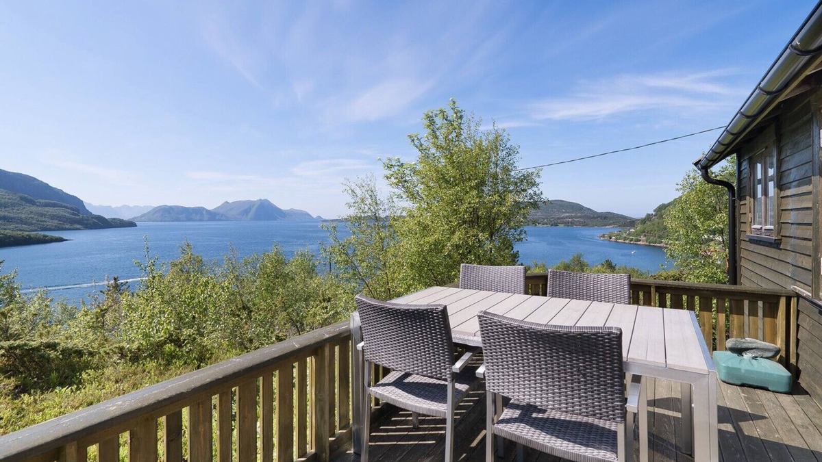 Meloy Cabin | Cozy and unassuming cabin with fantastic views