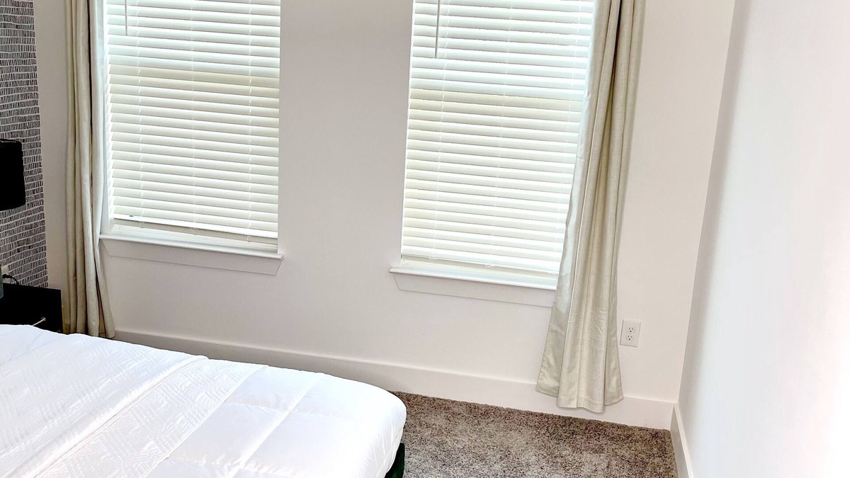 Cumberland Apartment | Cozy and Vibrant Get Away
