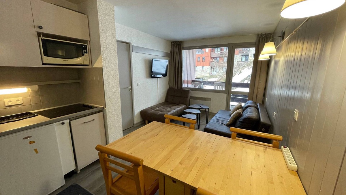 Plagne 1800 Apartment | Cozy apartment with balcony, pool and optional parking in Plagne 1800