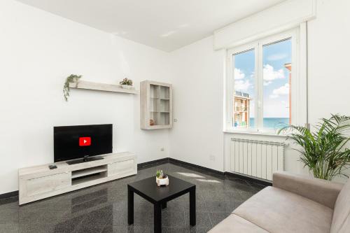 Voltri Apartment | Cozy apartment, 400m from Beaches and Sea