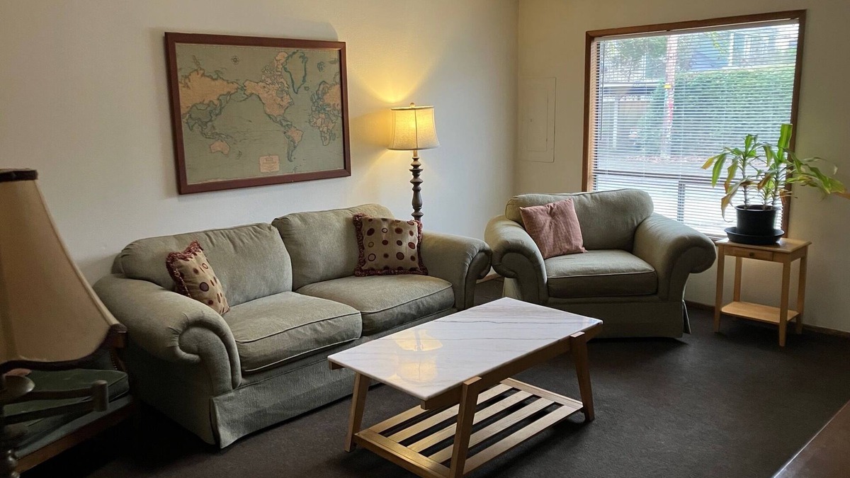 West Eugene Apartment | Cozy Apartment Blocks from Downtown Eugene
