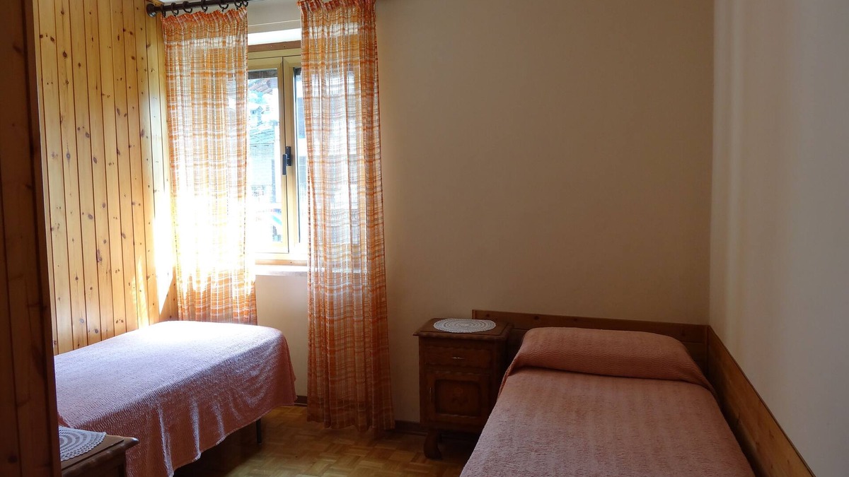 Villeneuve Apartment | Cozy apartment - central entrance to the Gran Paradiso valleys