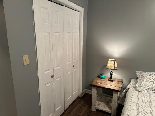 East Point Apartment | Cozy apartment embedded in Kentucky mountains
