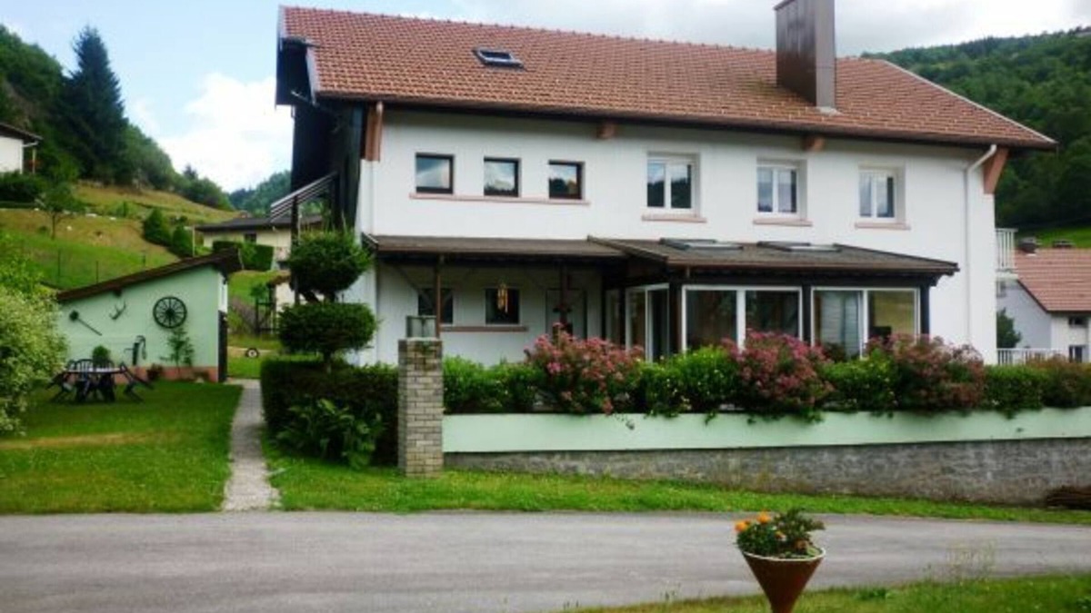 La Bresse Cottage | "Cozy Apartment for 4 with Private Terrace, Near Ski Resort – La Bresse"