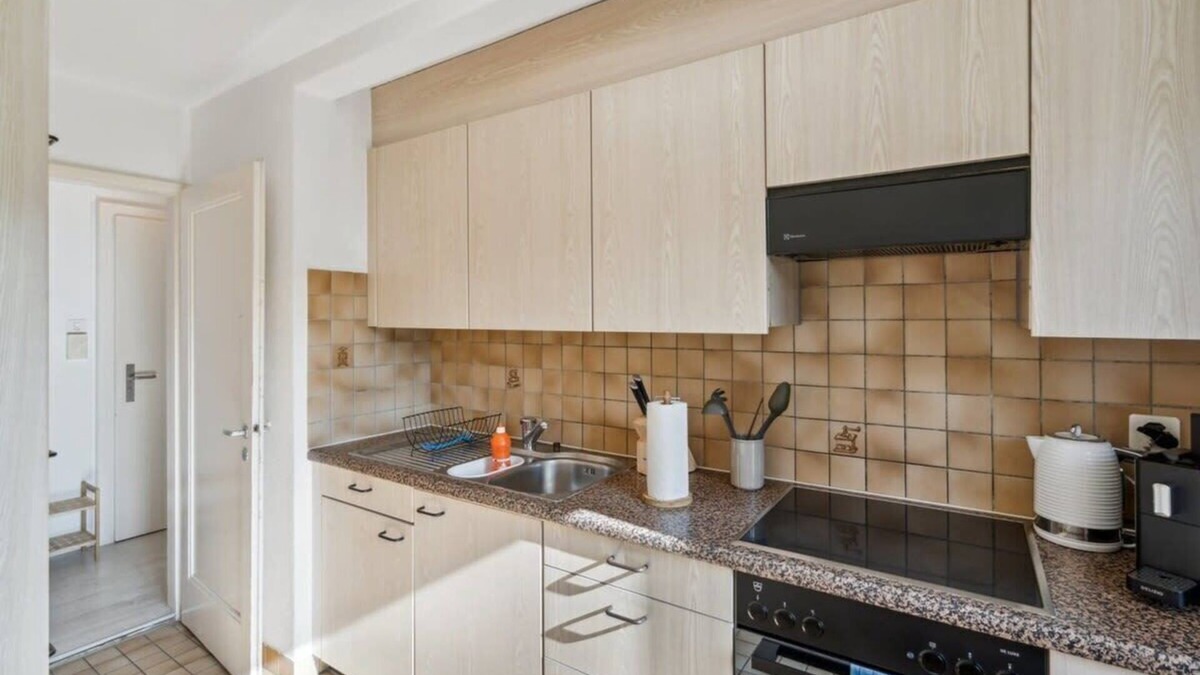 Center Apartment | Cozy Apartment in a Quiet Residential Oasis