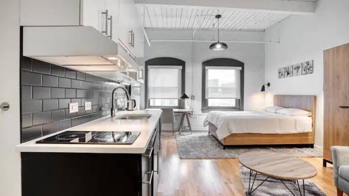 Downtown Hartford Apartment | Cozy apartment in charming Hartford with AC, WiFi