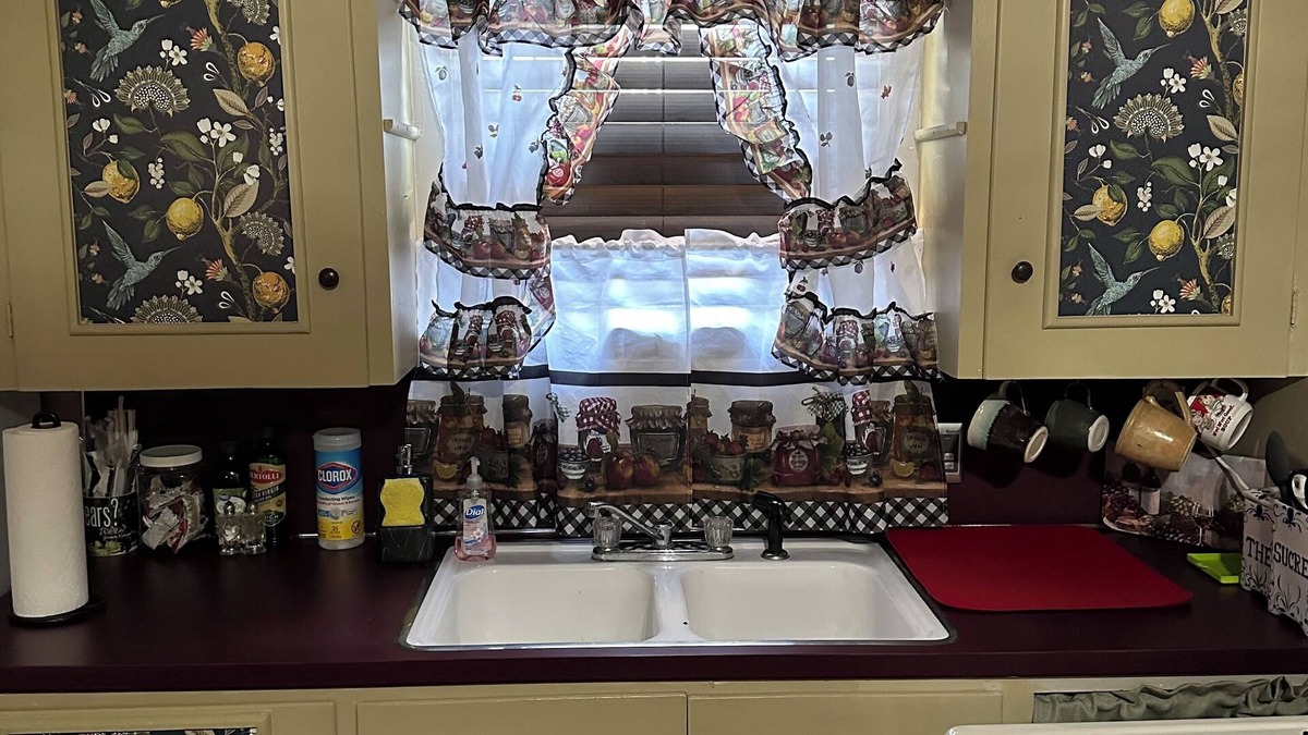 Abilene Apartment | Cozy apartment in downtown Abilene, welcome to the back porch!
