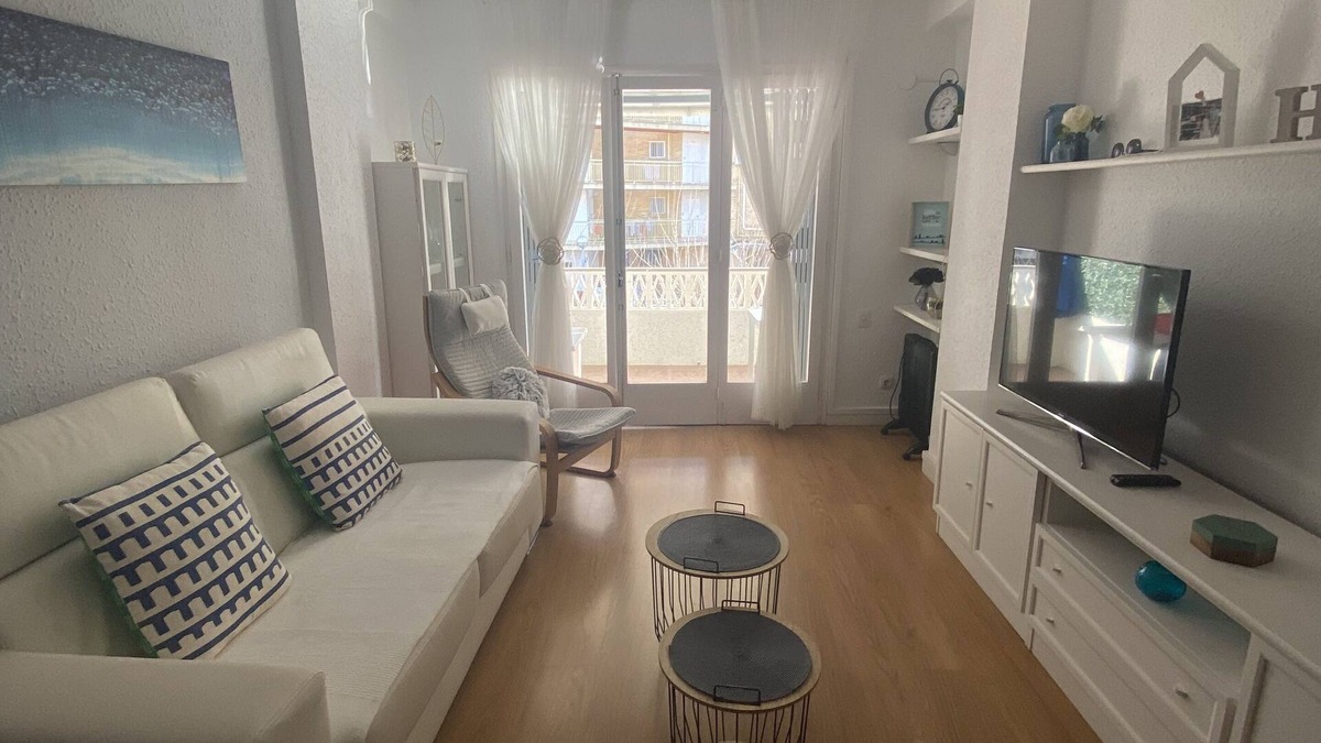 La Pineda Apartment | Cozy apartment in La Pineda by the sea, ideal families